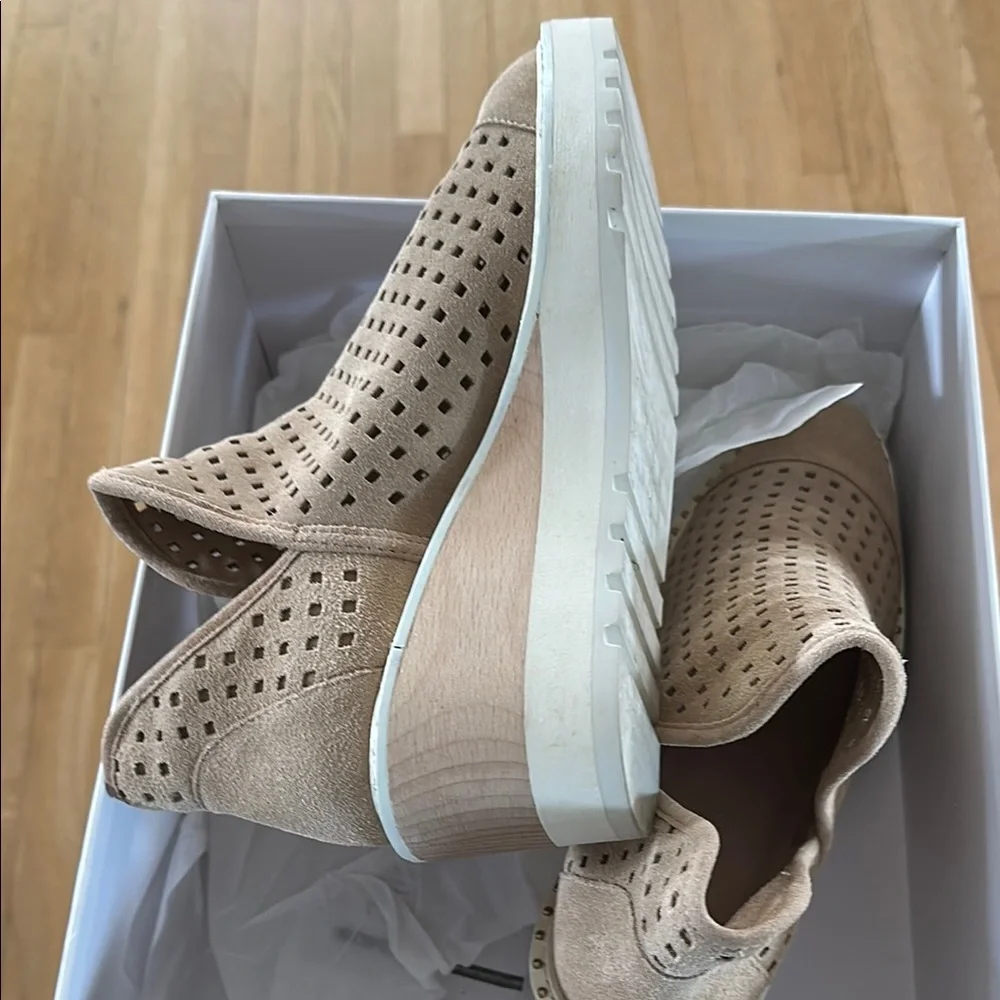 Perforated Tan Ankle Boots - Picture 5 of 8